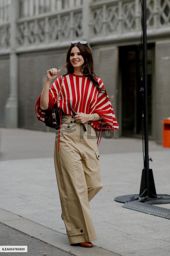 PFW - Lana Del Rey arriving At Zimmermann