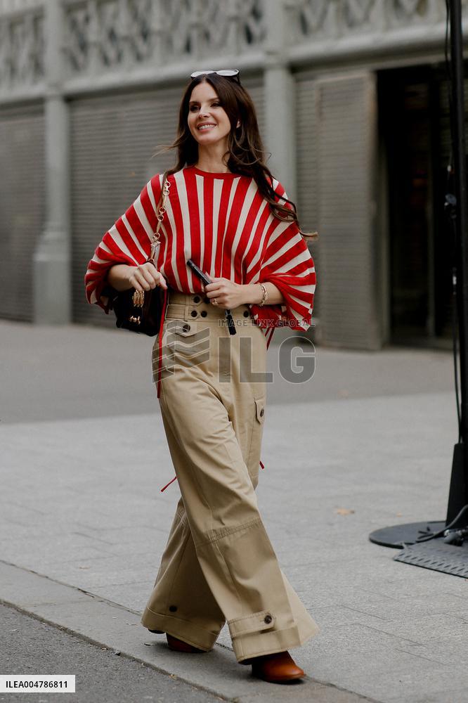 PFW - Lana Del Rey arriving At Zimmermann