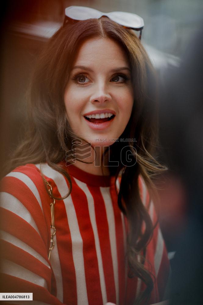 PFW - Lana Del Rey arriving At Zimmermann