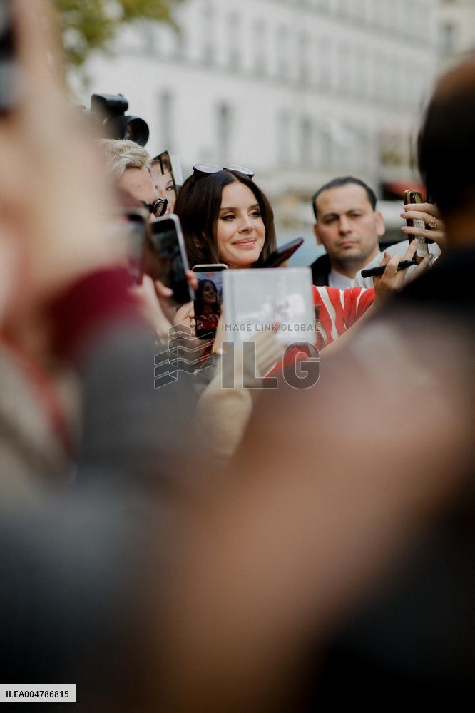 PFW - Lana Del Rey arriving At Zimmermann