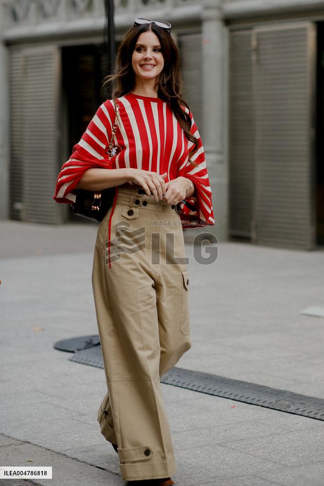 PFW - Lana Del Rey arriving At Zimmermann
