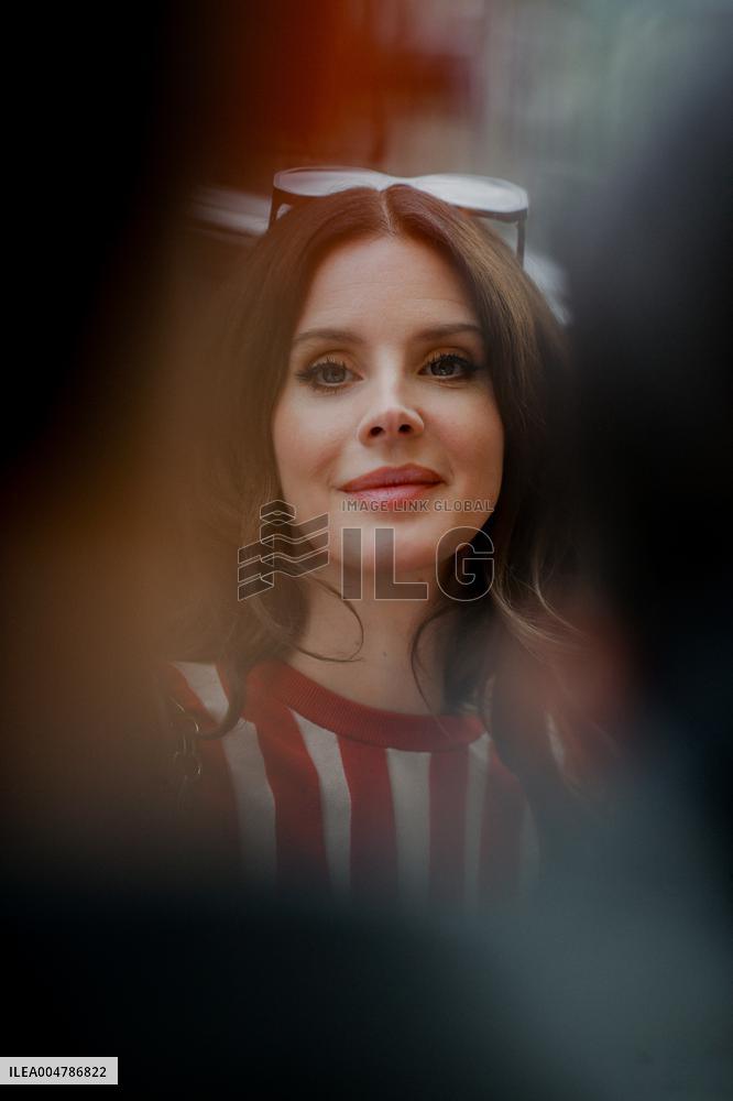 PFW - Lana Del Rey arriving At Zimmermann