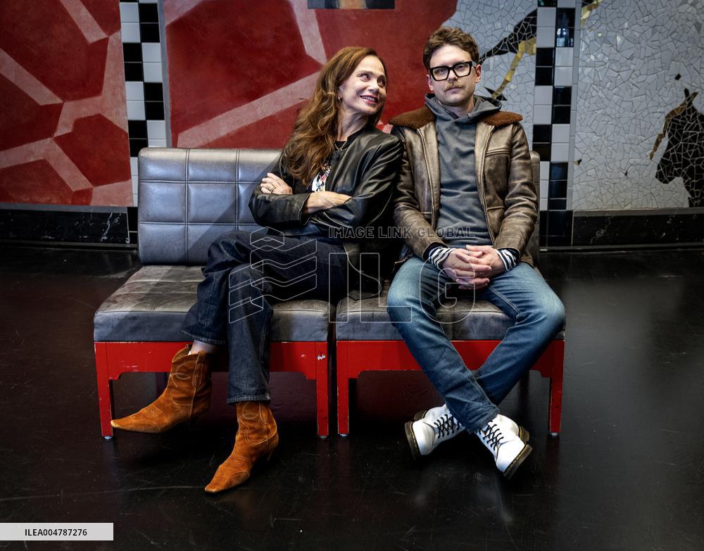 LENA OLIN, FA CAMPBELL