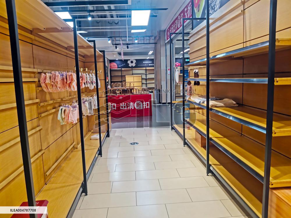 Offline Supermarkets Survival Status