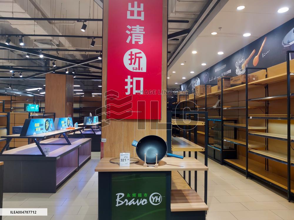 Offline Supermarkets Survival Status