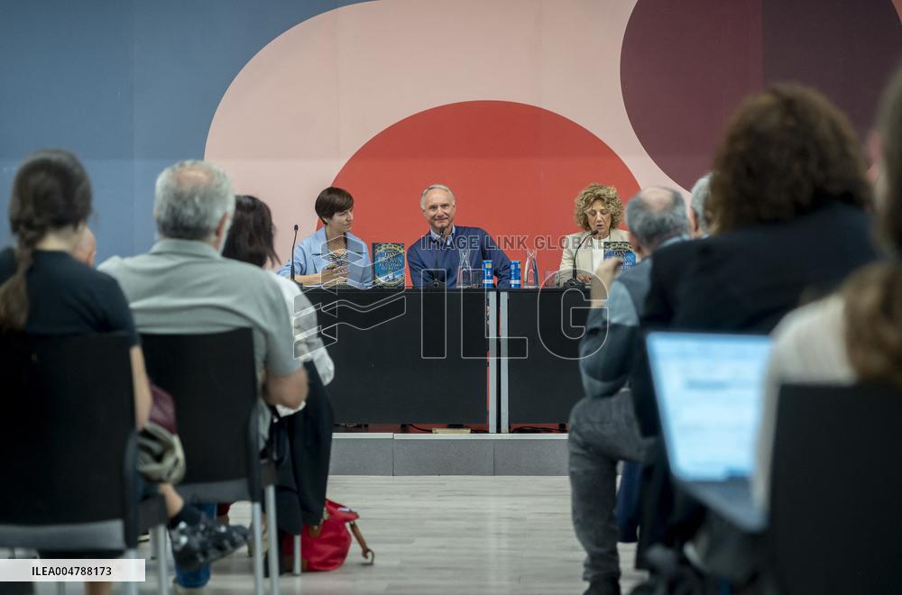 Dan Brown Presents 'The Last Secret' - Madrid