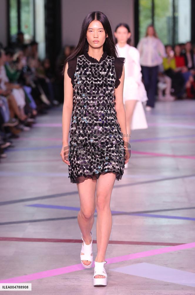 PFW - Shiatzy Chen Runway