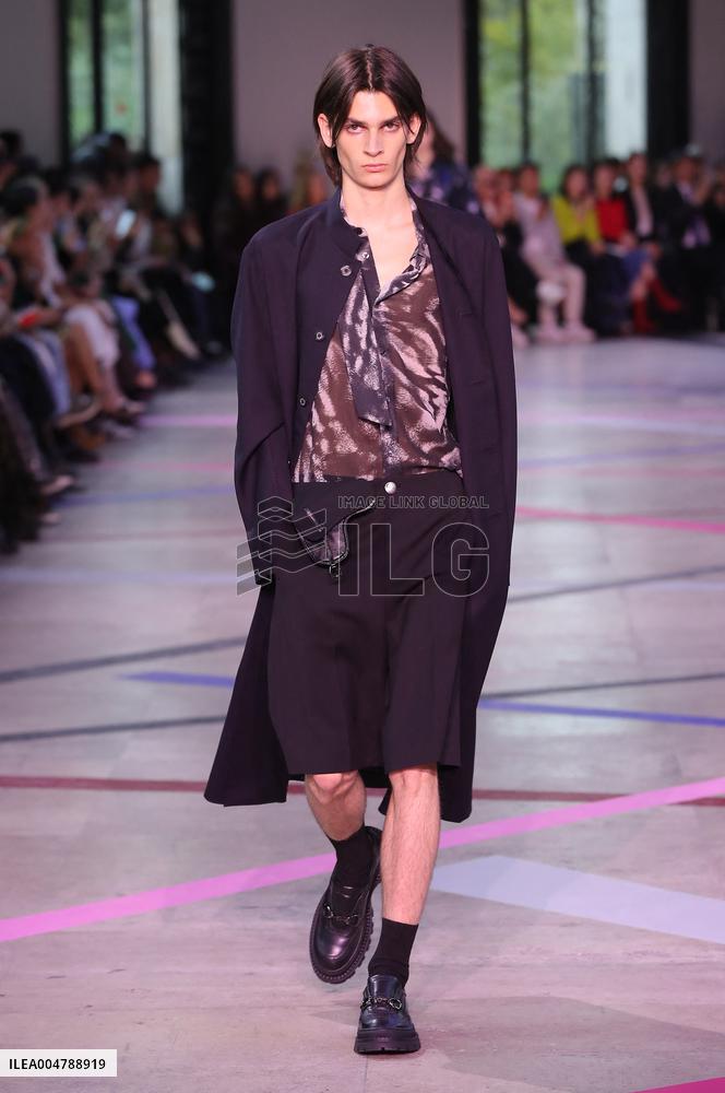 PFW - Shiatzy Chen Runway