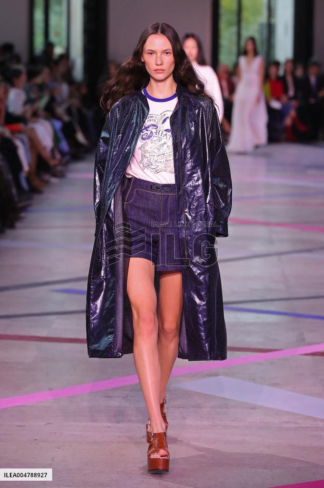 PFW - Shiatzy Chen Runway
