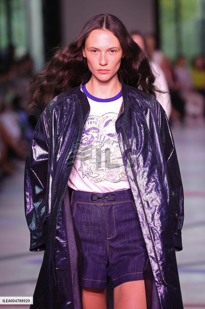 PFW - Shiatzy Chen Runway