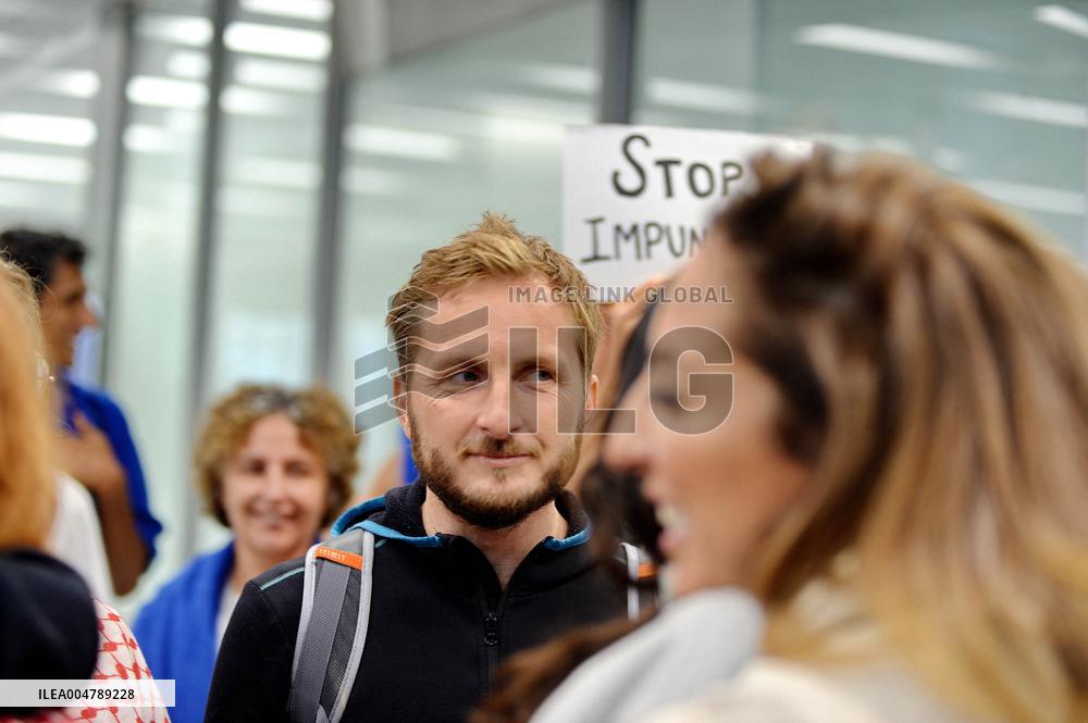 Rima Hassan and activists welcomed at Orly Airport