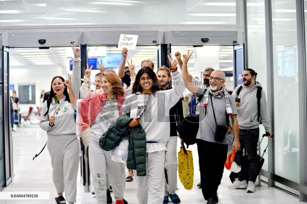 Rima Hassan and activists welcomed at Orly Airport
