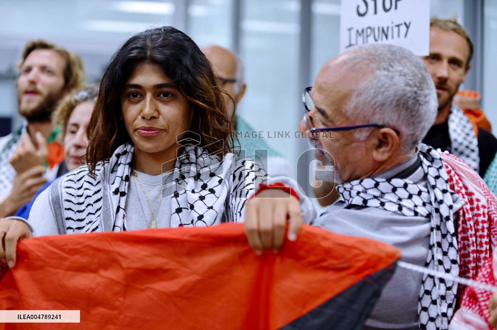 Rima Hassan and activists welcomed at Orly Airport