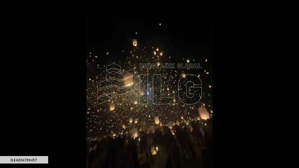 US: Thousands of Lanterns Light Up Sky at Rise Festival in Nevada 2