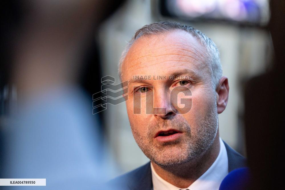 Negotiations in Matignon after Prime Ministers Resignation - Paris AJ