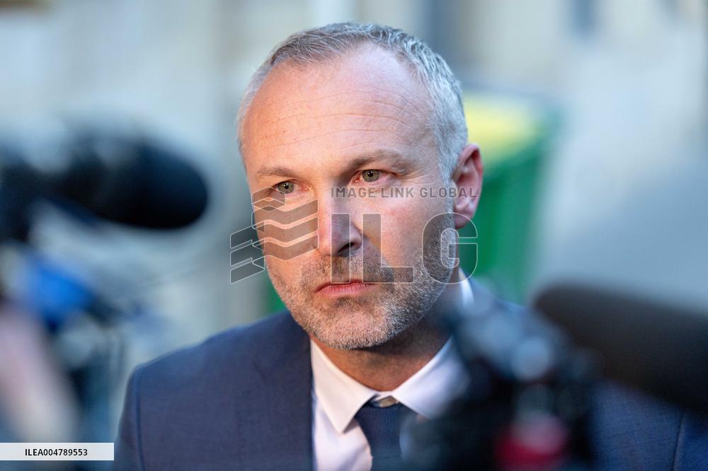 Negotiations in Matignon after Prime Ministers Resignation - Paris AJ