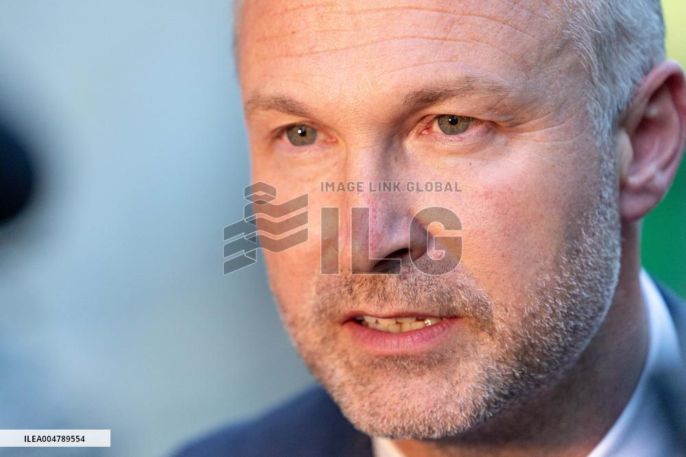 Negotiations in Matignon after Prime Ministers Resignation - Paris AJ