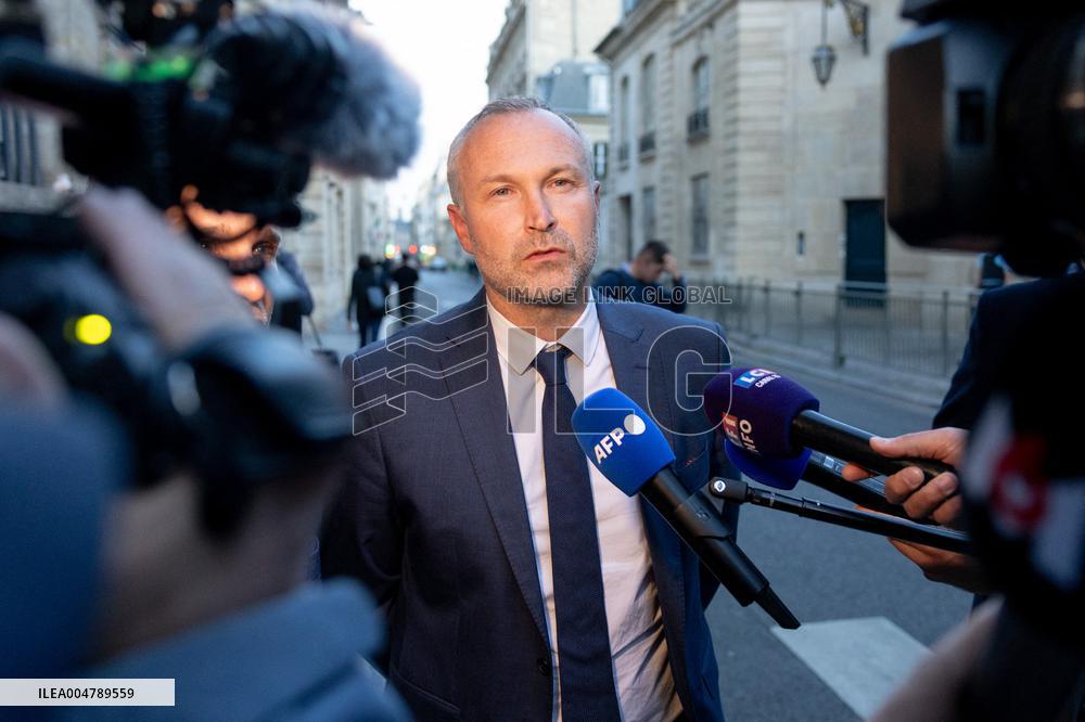 Negotiations in Matignon after Prime Ministers Resignation - Paris AJ