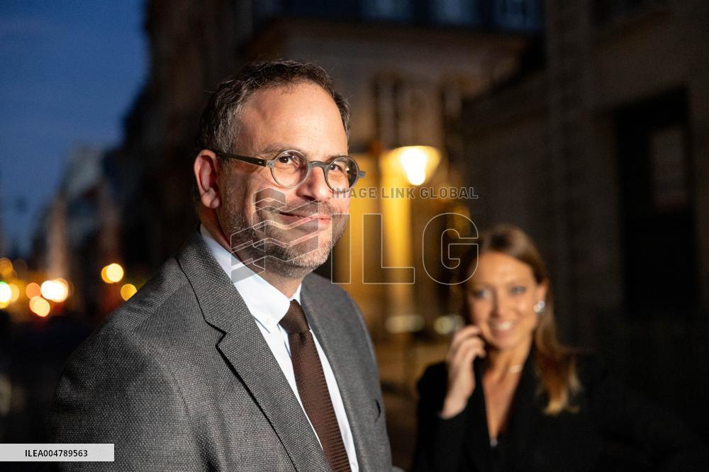 Negotiations in Matignon after Prime Ministers Resignation - Paris AJ