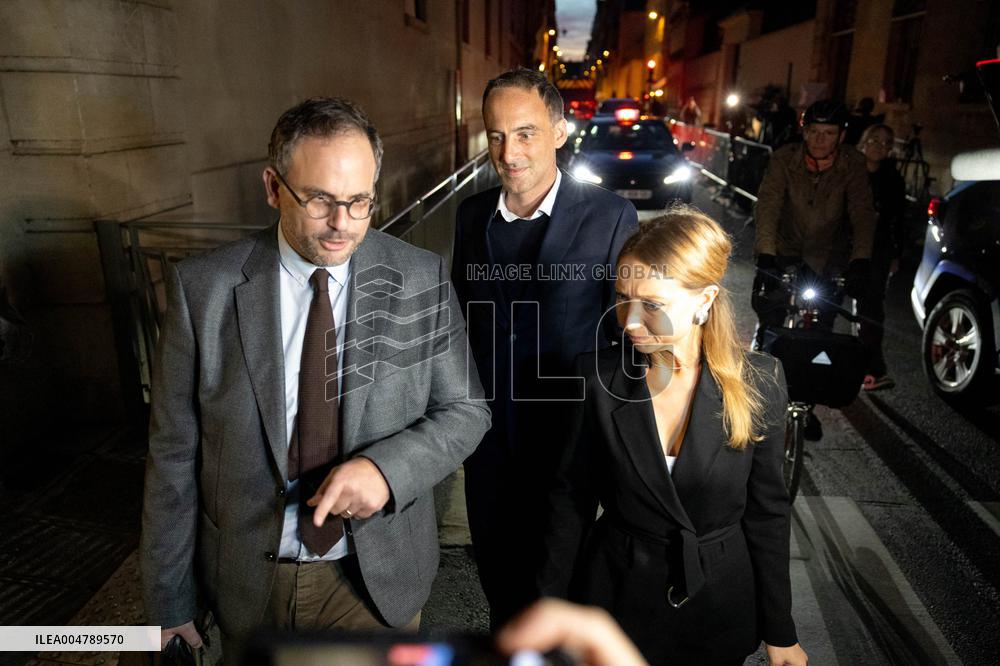 Negotiations in Matignon after Prime Ministers Resignation - Paris AJ