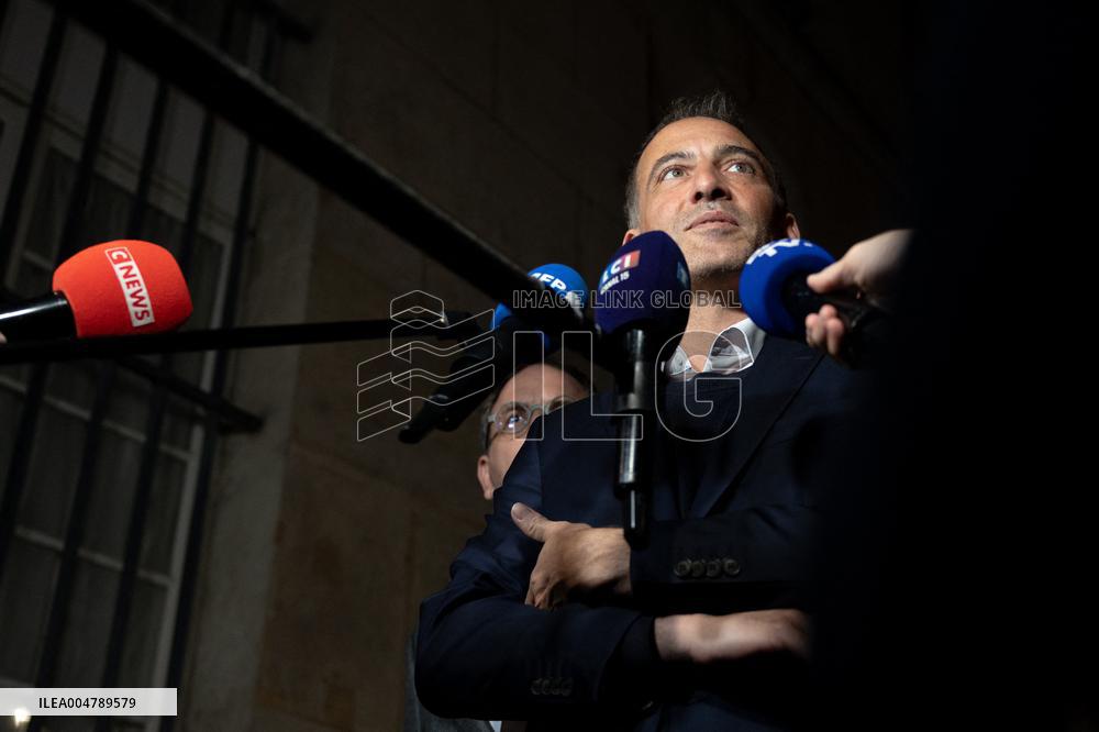 Negotiations in Matignon after Prime Ministers Resignation - Paris AJ