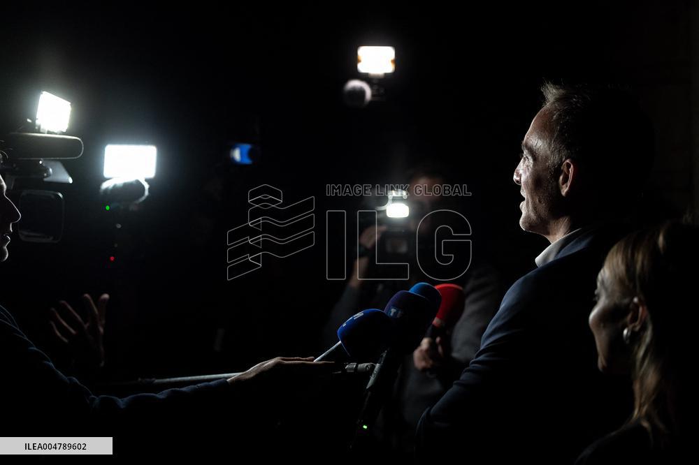 Negotiations in Matignon after Prime Ministers Resignation - Paris AJ