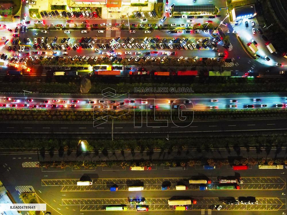 Shanghai-Wuhan Expressway Heavy traffic