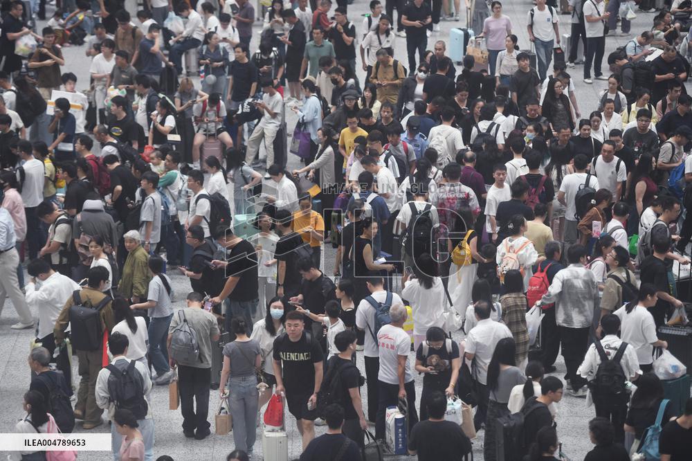 Return Travel Rush of Railway