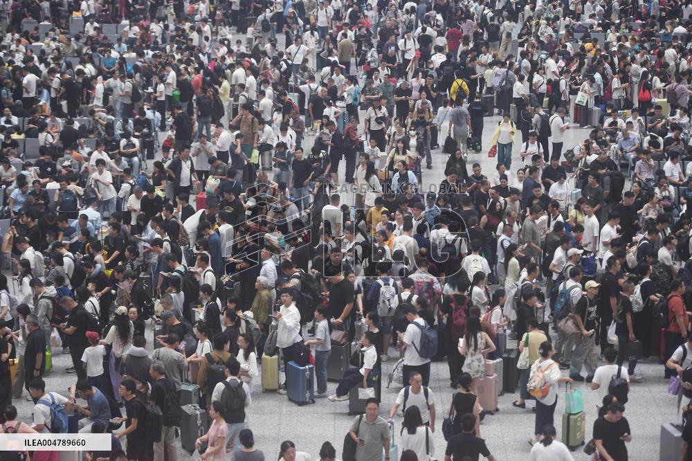 Return Travel Rush of Railway