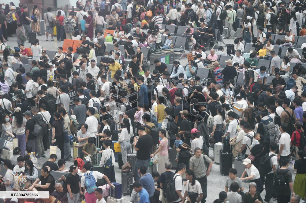 Return Travel Rush of Railway