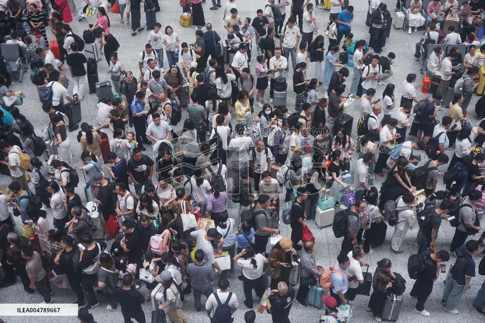 Return Travel Rush of Railway