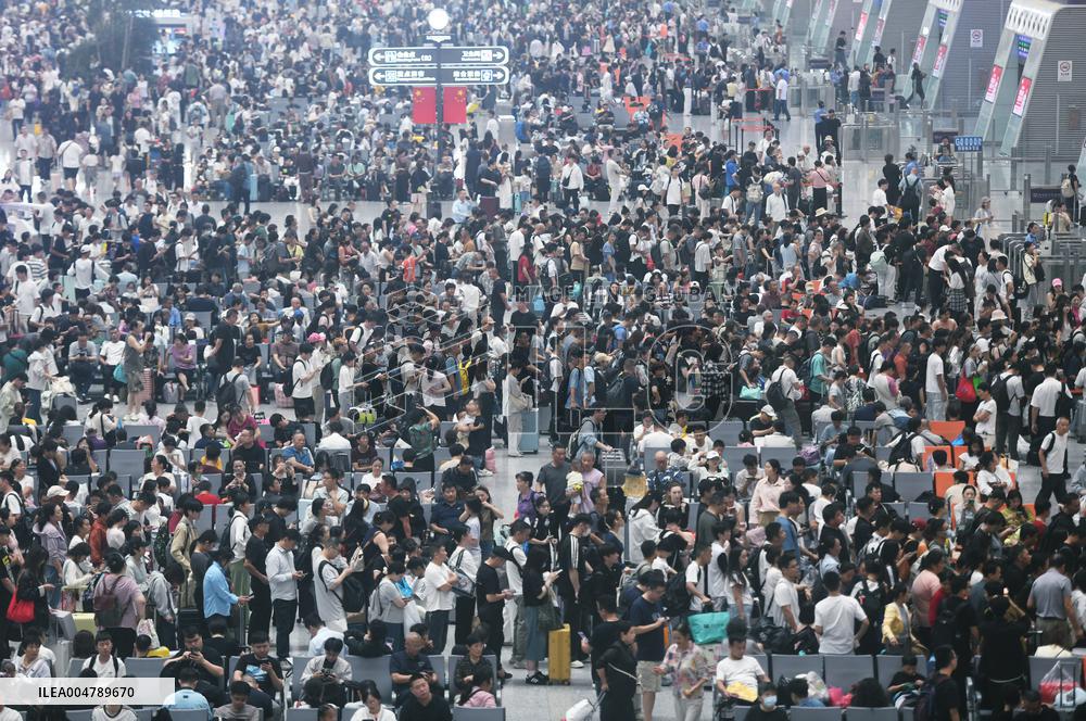 Return Travel Rush of Railway