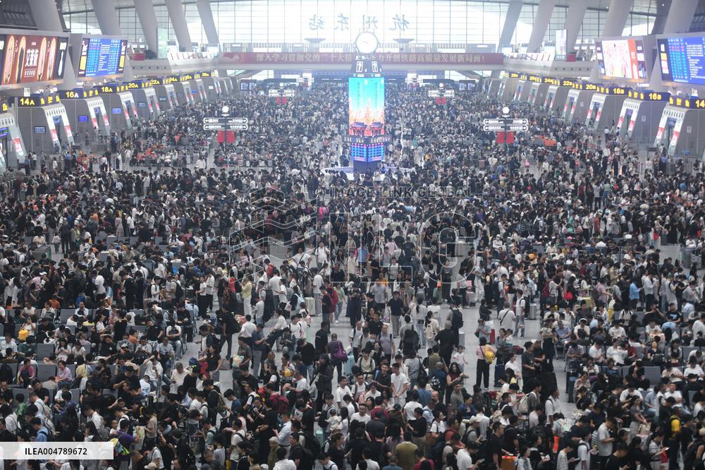 Return Travel Rush of Railway