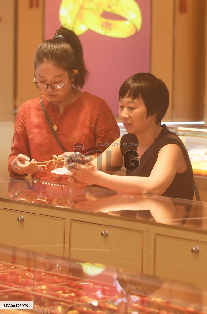 The Spot Price of Gold Reached Record high