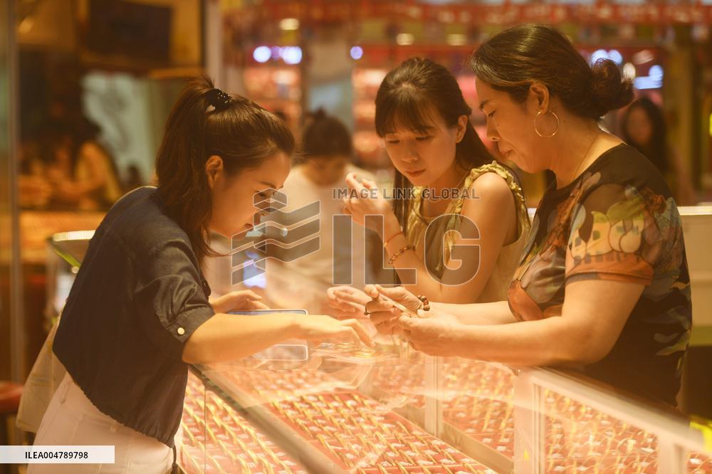 The Spot Price of Gold Reached Record high