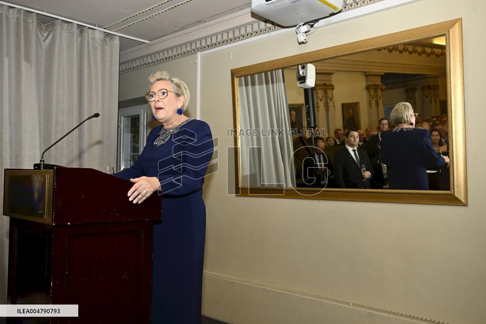 Islannin presidenttipari valtiovierailulla Suomessa