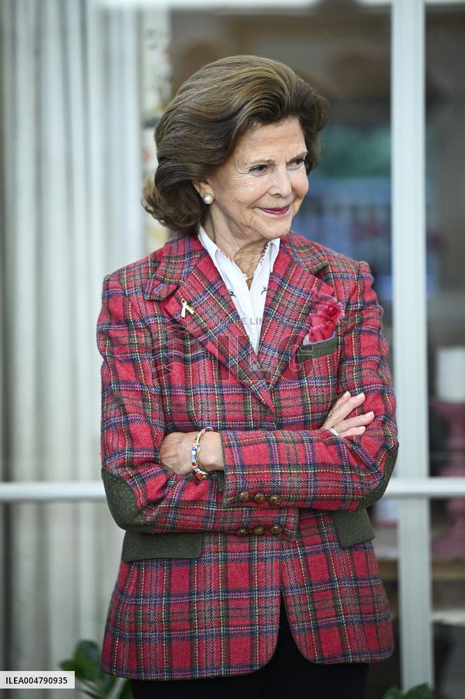 QUEEN SILVIA VISITS SILVIAHEMMET