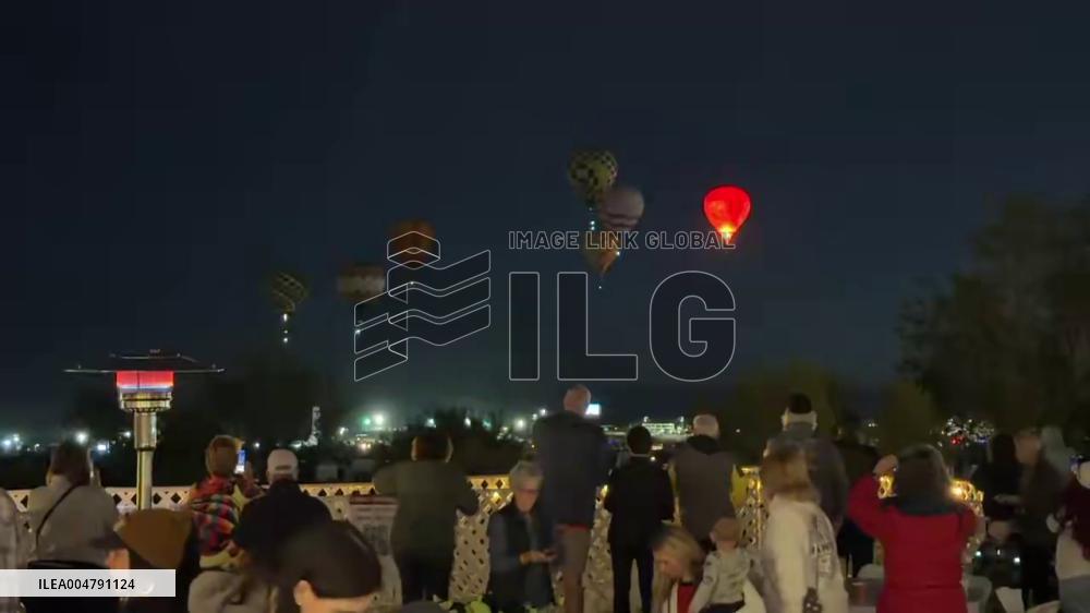 US: Albuquerque International Balloon Fiesta Fills Sky with Hundreds of Balloons 2