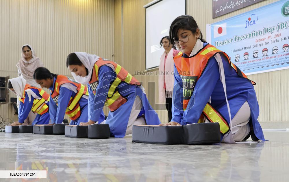 Japan-style disaster drill in Pakistan