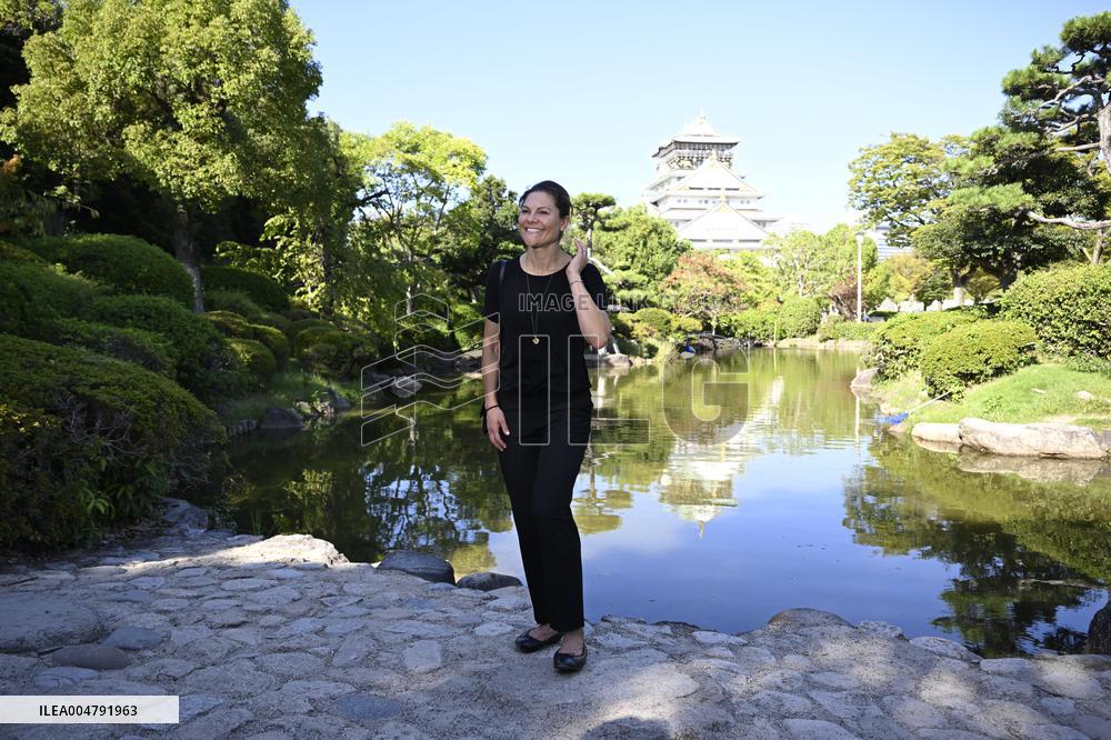 CROWN PRINCESS IN OSAKA CASTLE PARK