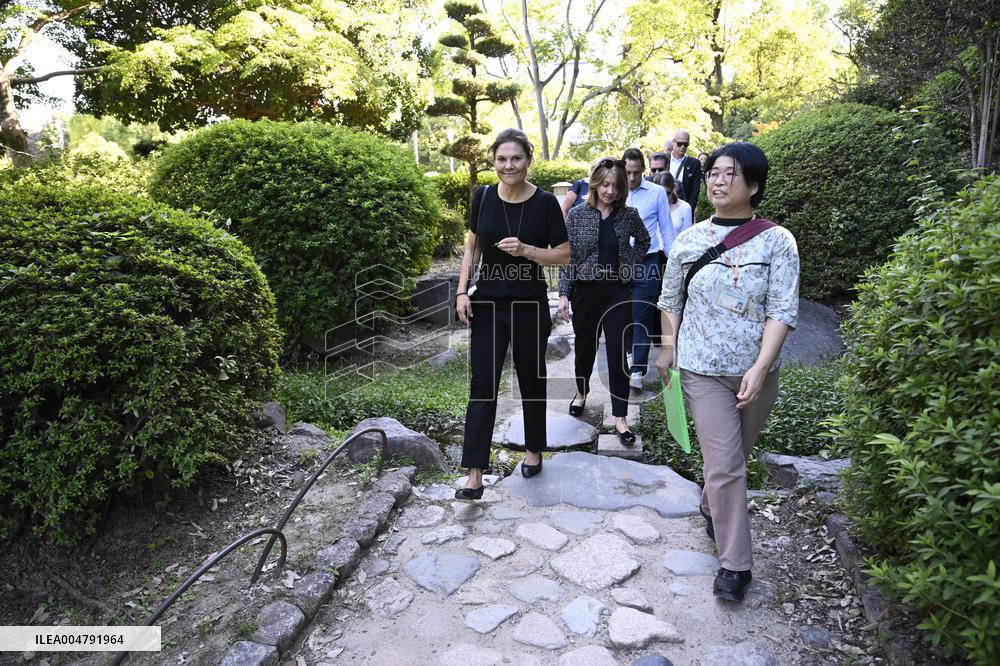 CROWN PRINCESS IN OSAKA CASTLE PARK