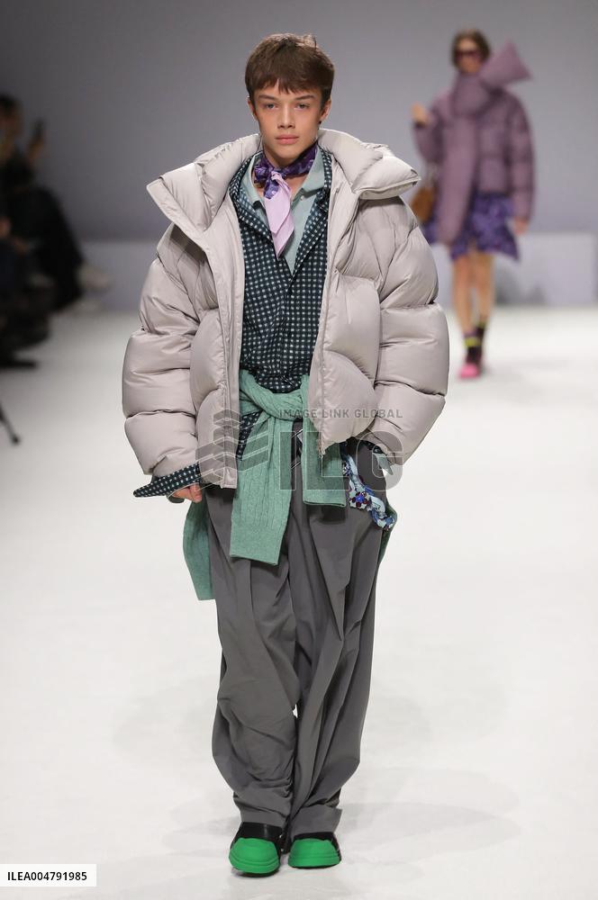 PFW - Bosideng Runway