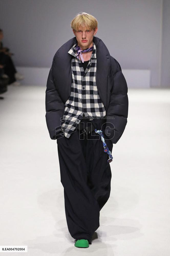 PFW - Bosideng Runway