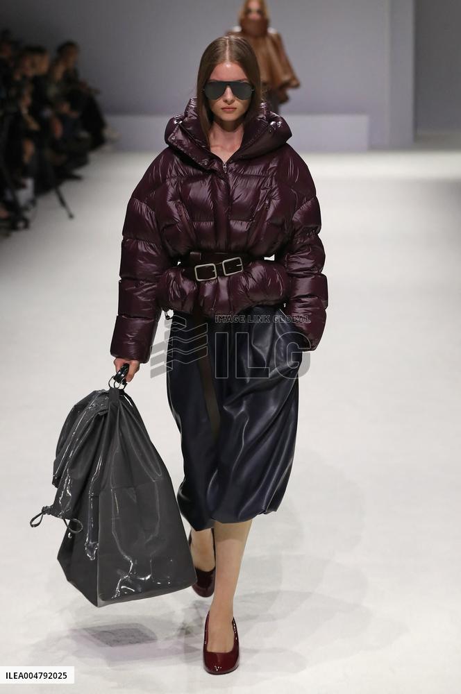 PFW - Bosideng Runway