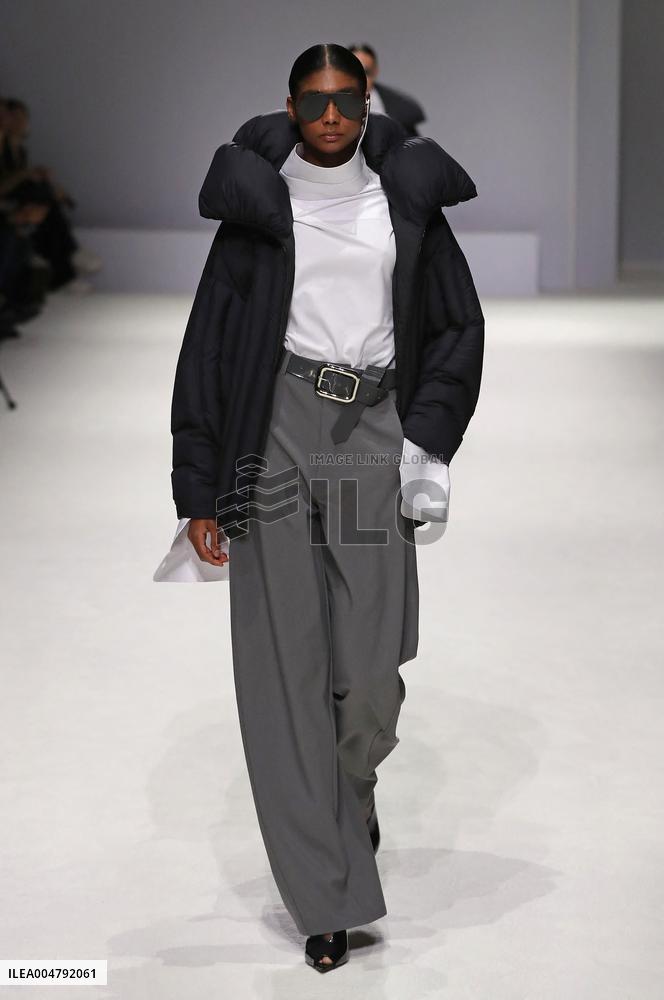 PFW - Bosideng Runway