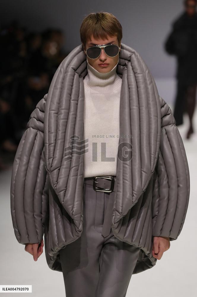 PFW - Bosideng Runway