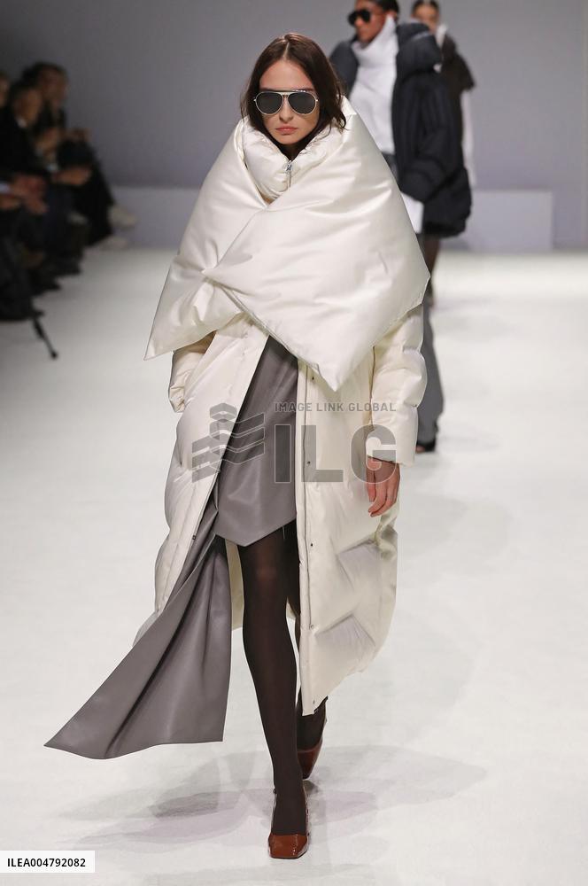 PFW - Bosideng Runway