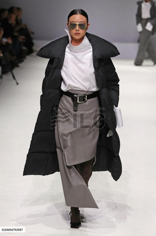 PFW - Bosideng Runway