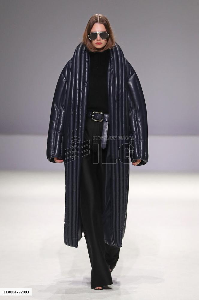 PFW - Bosideng Runway