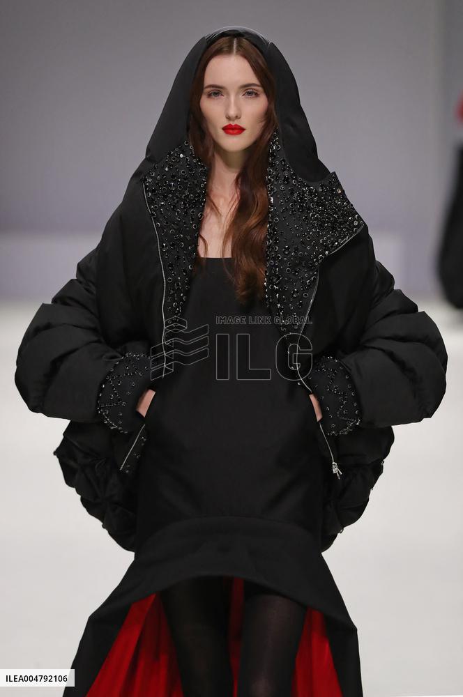 PFW - Bosideng Runway